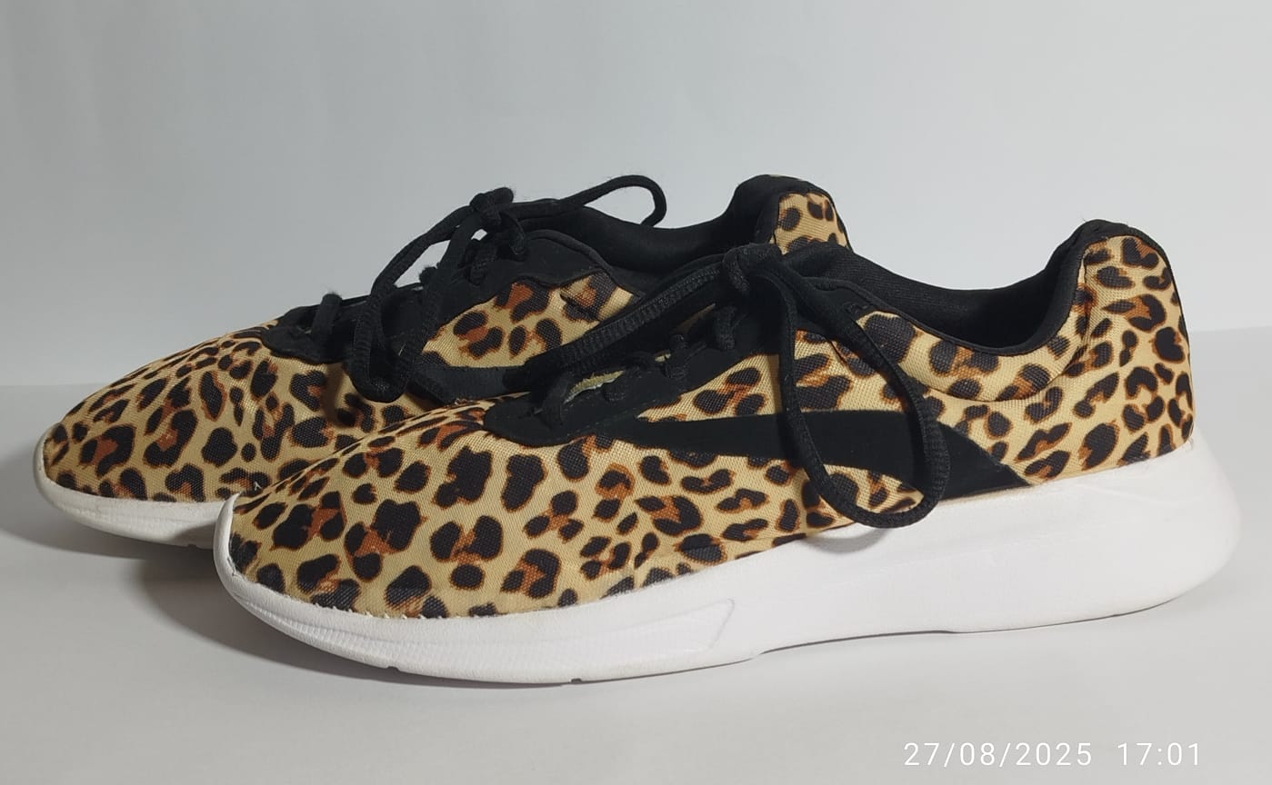 Atheletic Works - Memory Foam - (EUR 39) (Very Good)