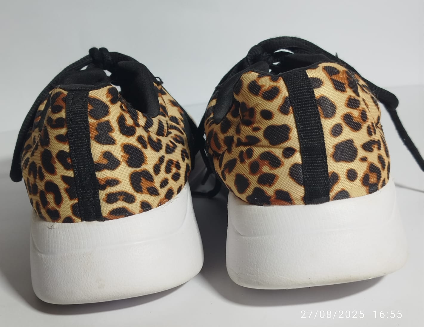 Atheletic Works - Memory Foam - (EUR 39) (Very Good)