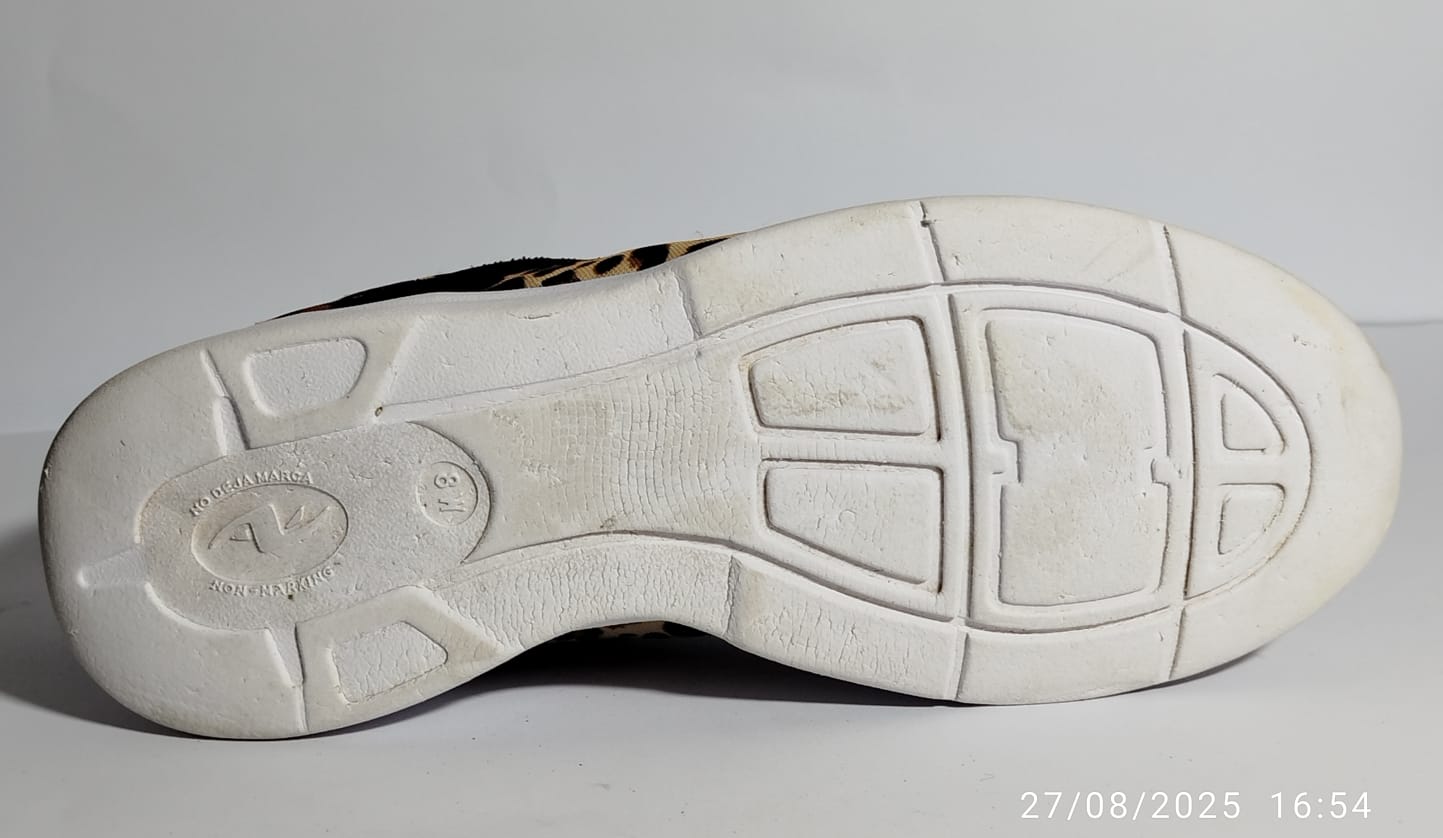 Atheletic Works - Memory Foam - (EUR 39) (Very Good)