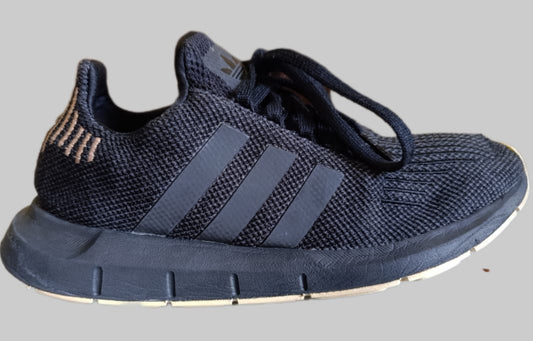Adidas - Swift Run 1.0 (EUR38) (Excellent)